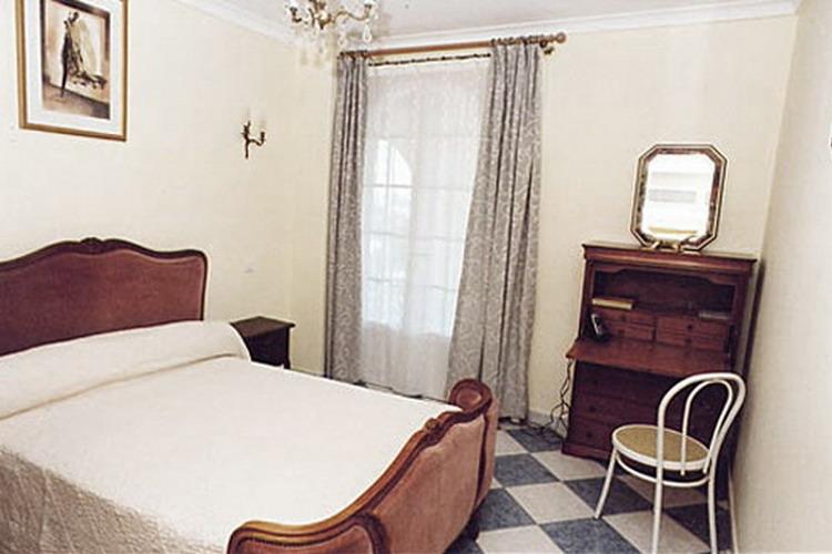 The Manor Calvi